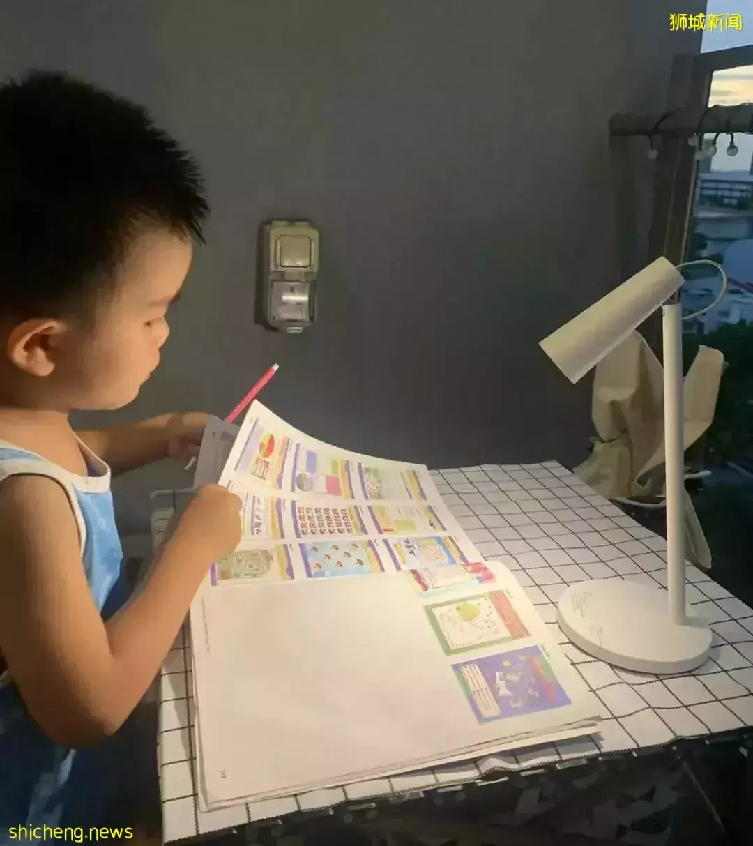 在疫情最疯狂的时候,带4岁娃留学新加坡!这个85后妈妈后悔了吗