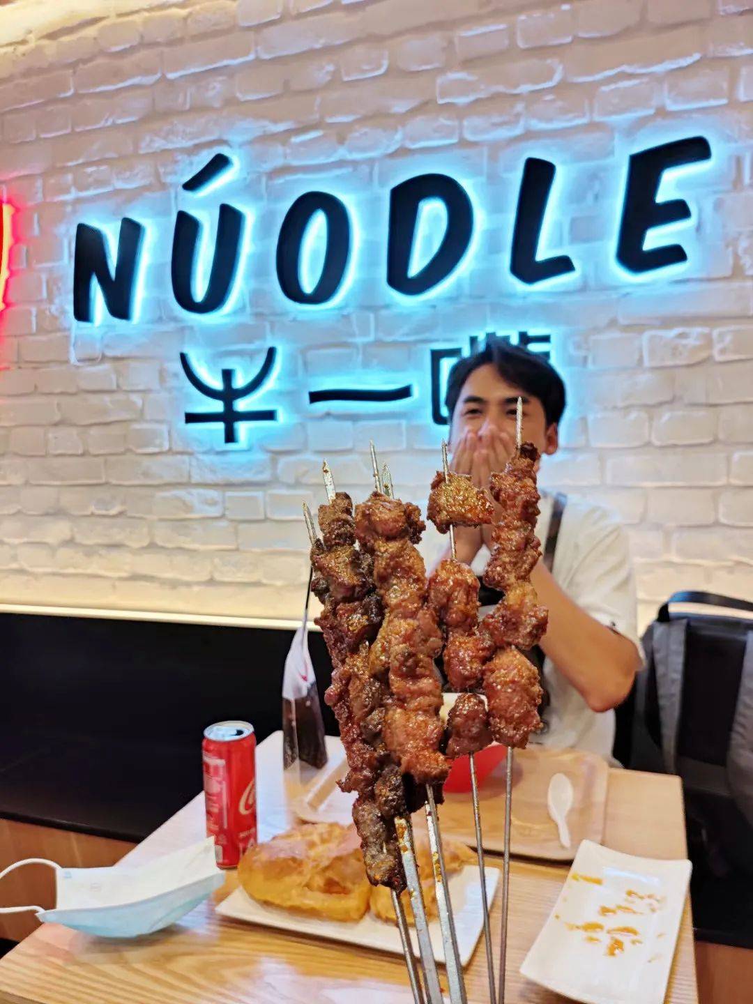武汉热干面、新疆风味烤串来新加坡了！吃面撸串仅9.9新币，手慢无