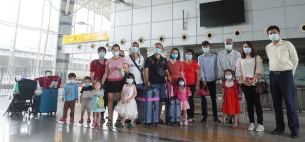 助越堤族遭质疑 曾笳恩有感而发 “做事和做戏一线之差”