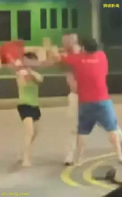 震惊!这名学生在新加坡被狂砍6刀,缝了几十针!警方高层:芽笼是潜在火药桶