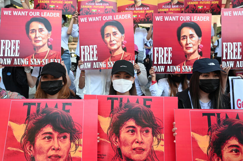 缅甸乱局和市民抗议，政治和宗教的赤裸博弈