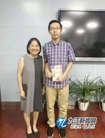 江西九江外国语学校3人成功通过新加坡淡马锡学院选拔