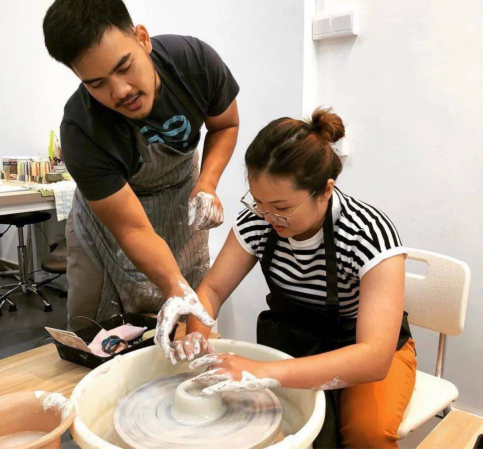 一起玩泥巴!新加坡11家陶艺馆,给娃童年加点糖,还能带作品回家