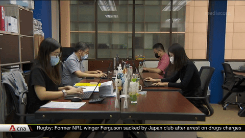 網友爆料：同事帶病上班，第二天確診！新加坡或不得已再次收緊限制