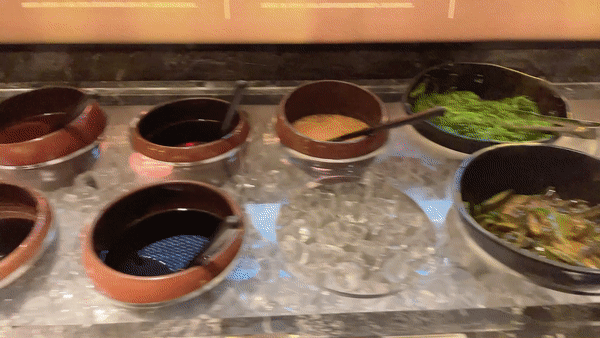 排队5小时!网红凑凑火锅来新加坡了!锅底无限续、奶茶免费喝!菜品大曝光