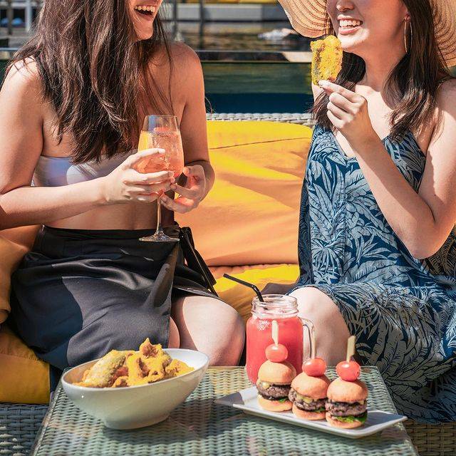 高處不勝醉!新加坡最潮網紅露天酒吧大搜羅· 美酒+美景 · 皇後敢打賭 · 你絕對hold不住