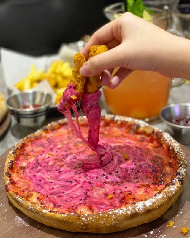 Pizza Maru韓式披薩餐廳🍕 聖誕節限定版粉色披薩,粉紅芝士+超長拉絲🧀 披薩鐵粉一口淪陷