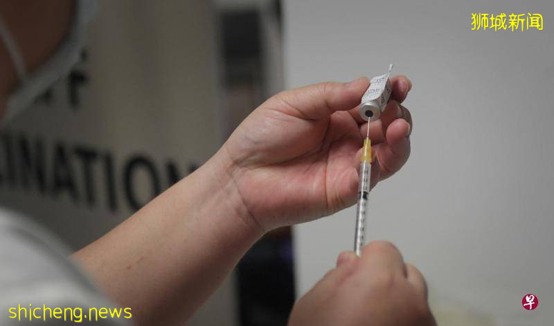 新加坡长者不愿接种疫苗原因 · 八成怕不良反应