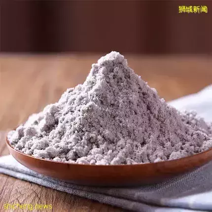 新加坡鸡肉鱼肉价格飙涨!他们排起长长长队,只为吃上这一口饭