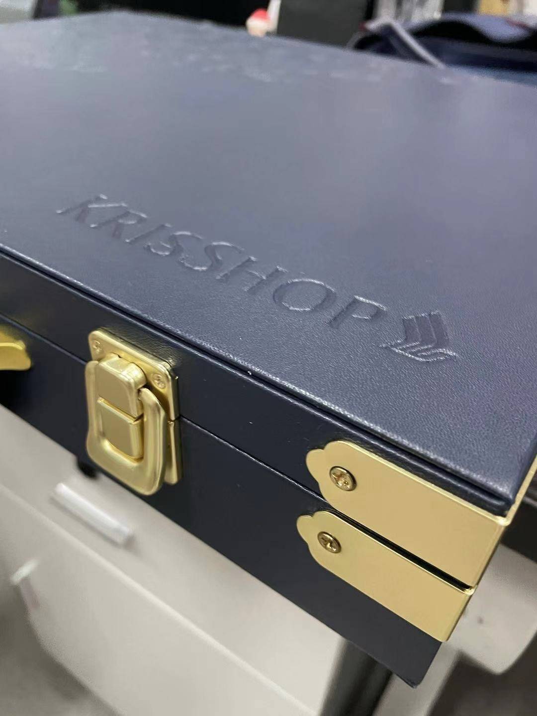 新航竟開始賣“空姐制服”，又被搶空！限量版麻將獨家開箱來了