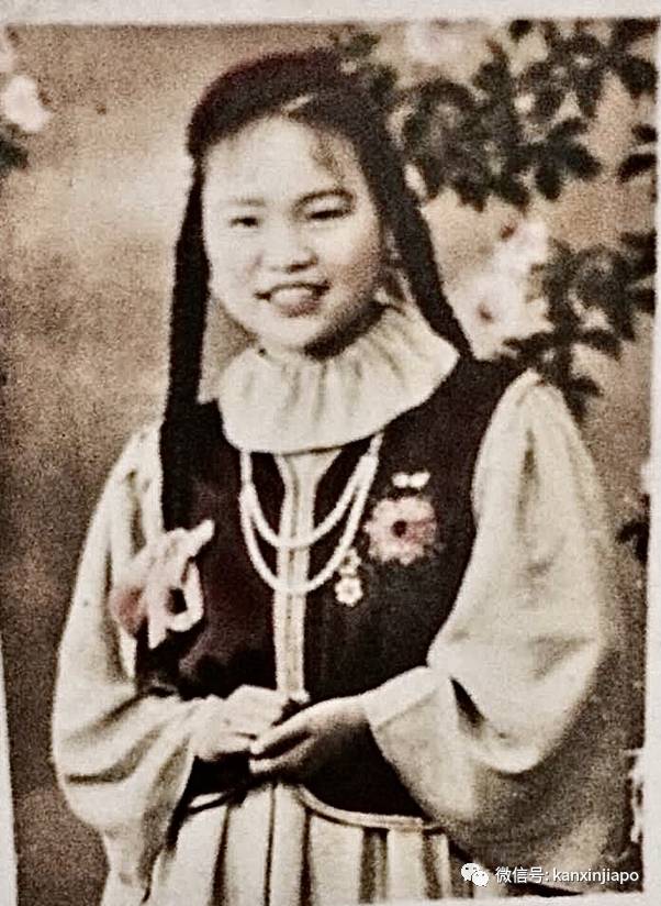 “清明节前，在新加坡寄出这篇文章，以慰母亲在天之灵”