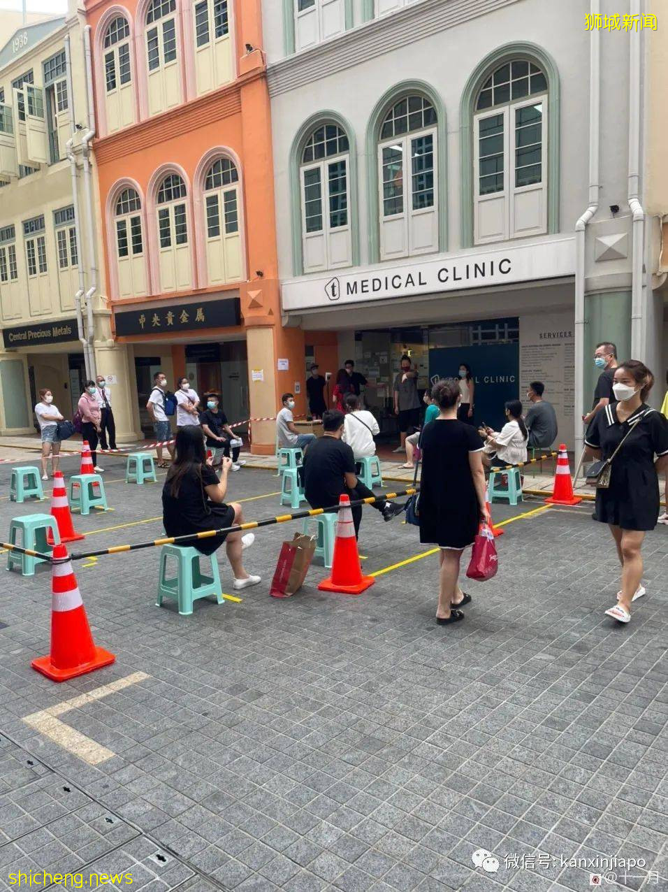 漏夜排队、搬小板凳、千人预约,为打科兴新加坡居民拼了