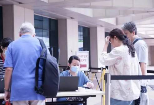 首批遊客從新西蘭和文萊抵達新加坡！這個大學多處有確診者到訪