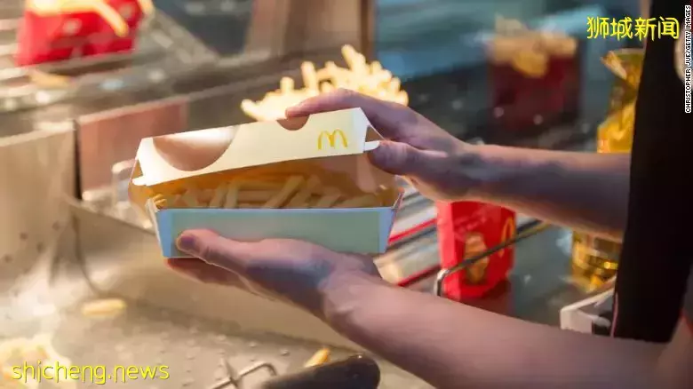 紧张！新加坡各大快餐店也闹起了“薯条荒”