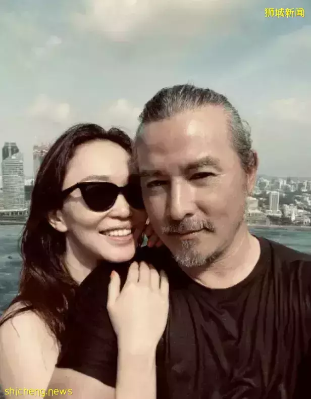 他們千裏奔赴中國,新加坡男明星感動大呼:好想買機票飛回家