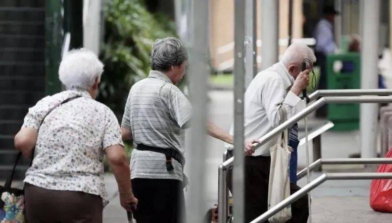 新加坡如何保障老年人的福利？這些政府直接提供的配套計劃，你需要知道
