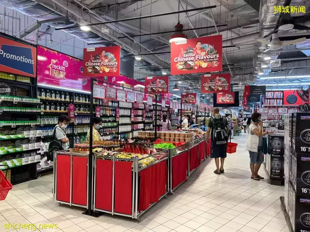 中国网红美食的天堂🤩 进口零食、饮料、火锅底料、麻辣香锅聚集地！你家附近的FairPrice就能买到💥 