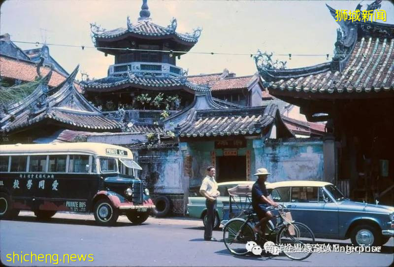 上世紀50-60年代,南洋島國新加坡,迎來經濟繁榮的第一次來臨時!