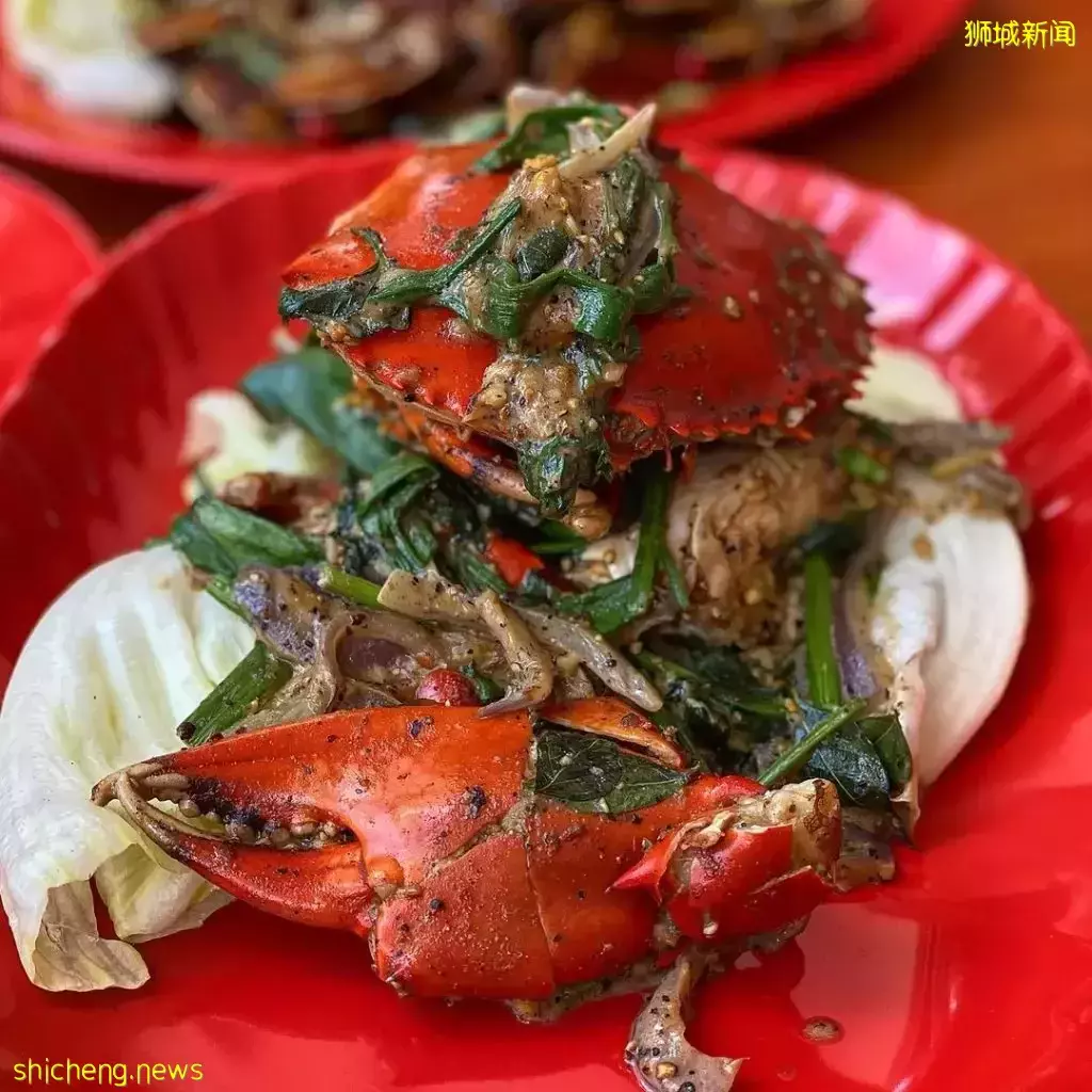 咖啡店里的煮炒小档🤤 现点现炒、锅气十足!Q弹滑顺的月光河粉一大盘才S$5🔥