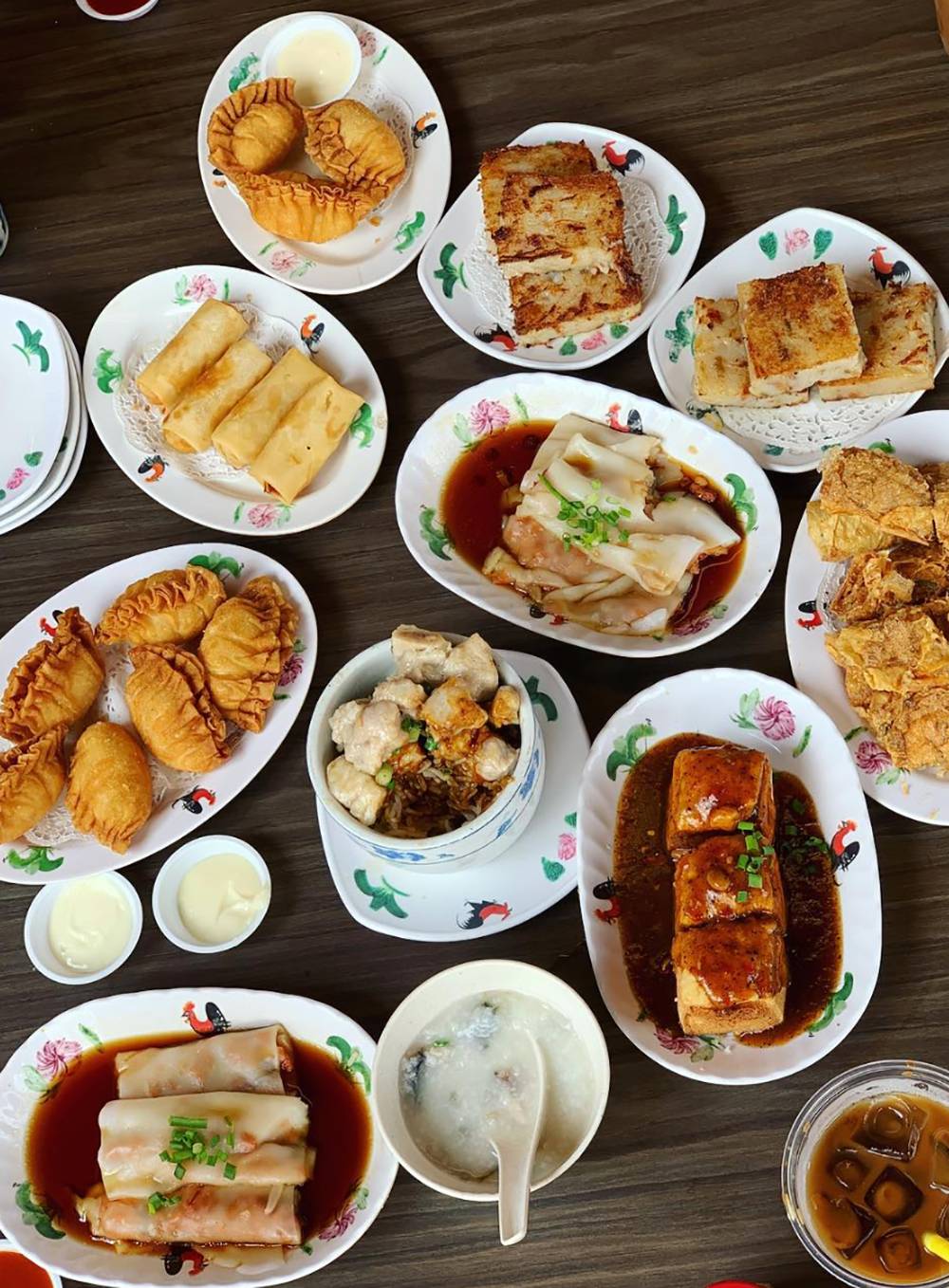 昨晚，我們在新加坡芽籠紅燈區吃雞，是怎樣一種體驗