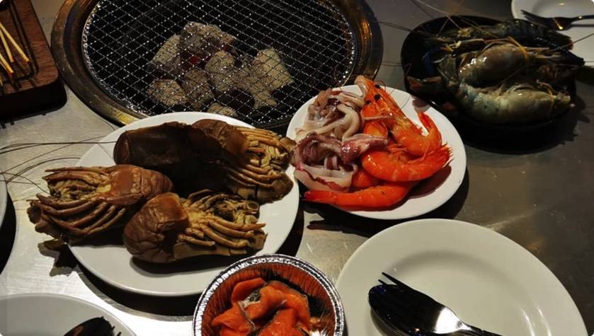 新加坡最大戶外自助餐,活海鮮現拿現烤 吃的超滿足