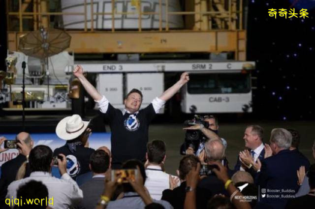 馬斯克再次創造航天曆史!SpaceX新“奮進號”成功對接空間站!