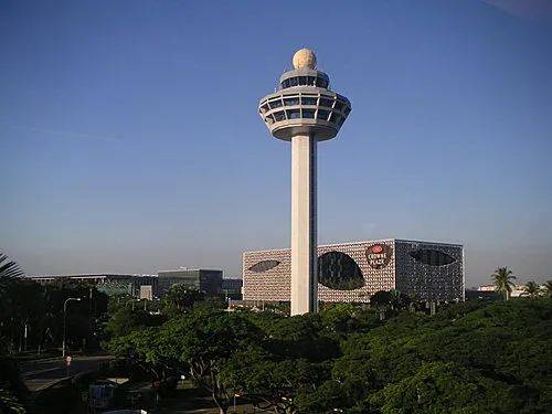 惊天越狱！中国籍囚犯在印尼徒手挖地道，成功越狱！新加坡也发生过相似案件