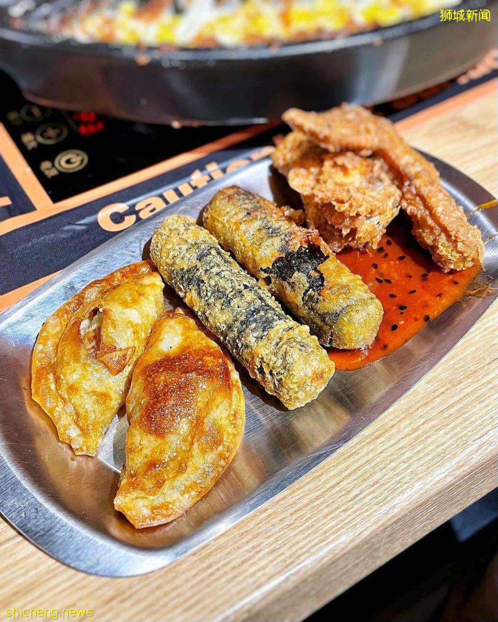 90 Minutes韩式年糕火锅自助餐,每人仅S$14.90🔥 肉片、鱼糕串、炸鸡随你拿+任你吃