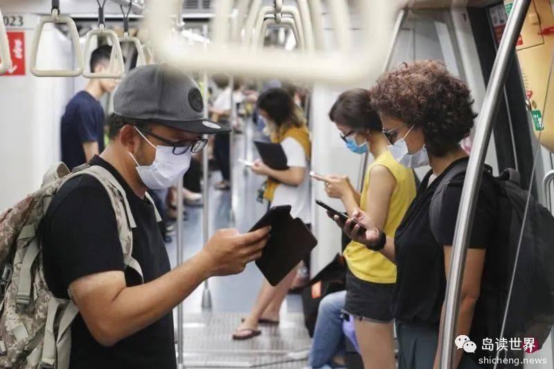 新加坡政府开始鼓励民众外出戴口罩