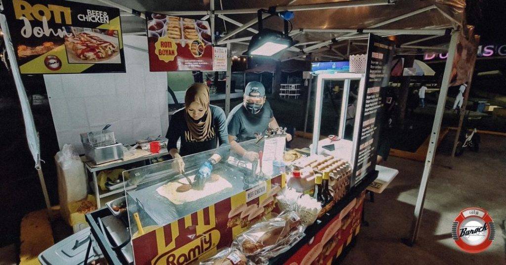 宵夜就吃它！義順&勿洛驚現Ramly Burger攤位🍔 街頭特色漢堡，特調醬汁+雙層肉餅超給力