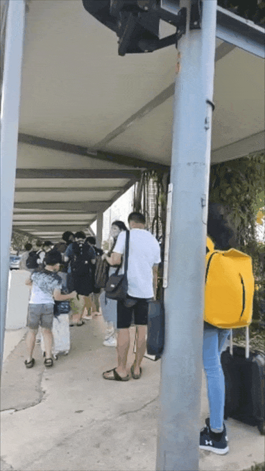 “短短30公里等了621天,曾经抱在怀里的婴儿已经可以跌跌撞撞走向我了”