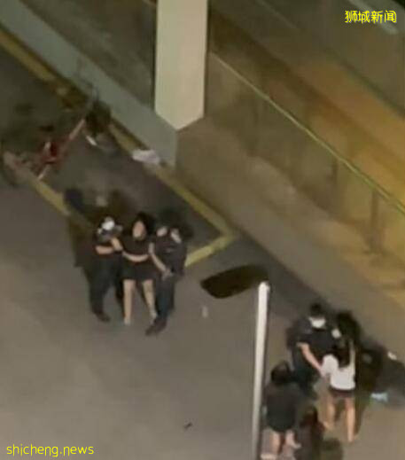 老妹儿怎么还为抢男友争风吃醋?为此两女子在新加坡上演全武行