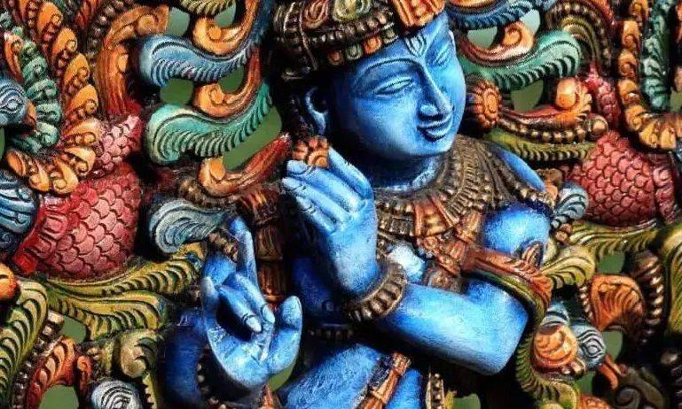 爲什麽新加坡這個日子會有大量群衆去“紋身”