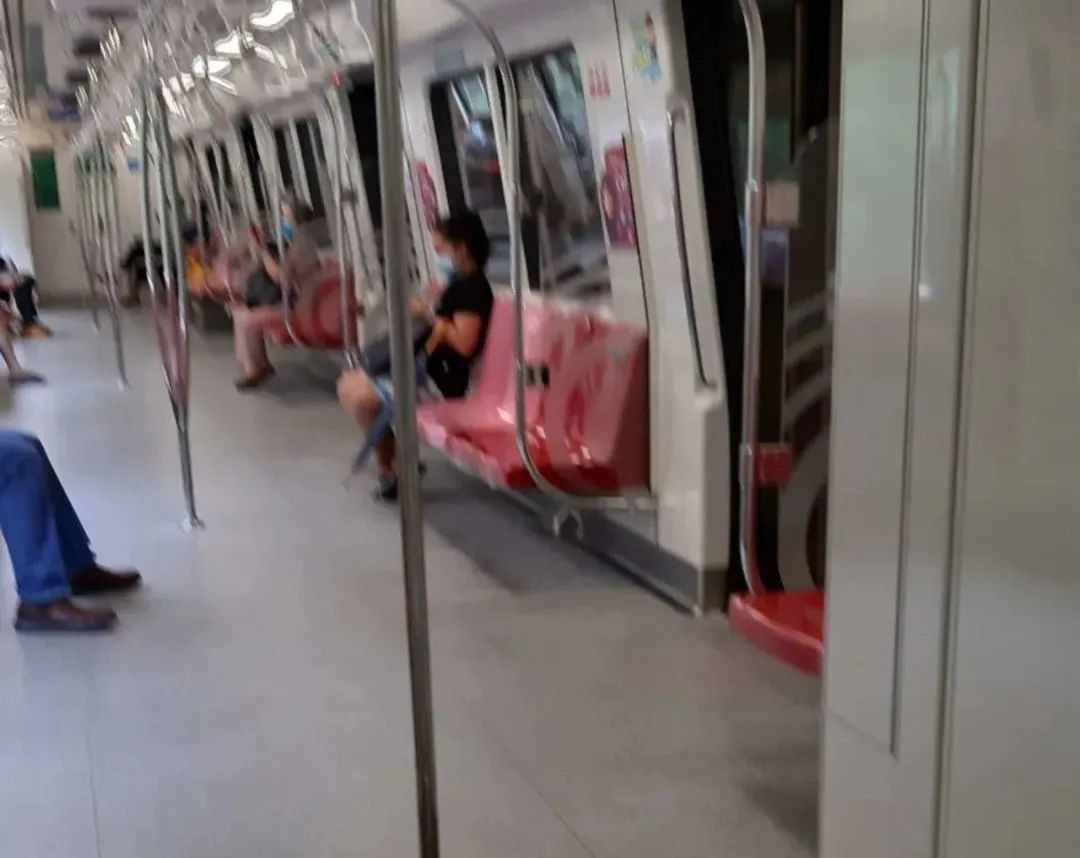 史无前例!今天,新加坡全岛按下“暂定键” | 新增X例,累计X