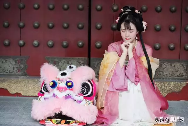 漢服時尚蔚然成風 一襲華裳穿越古今