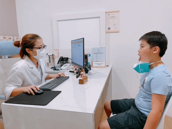 “急问!我家孩子新冠转阴后还是一直咳嗽,怎么办?”