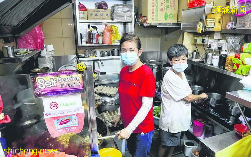 隔壁摊不获续约 她让出半个摊位