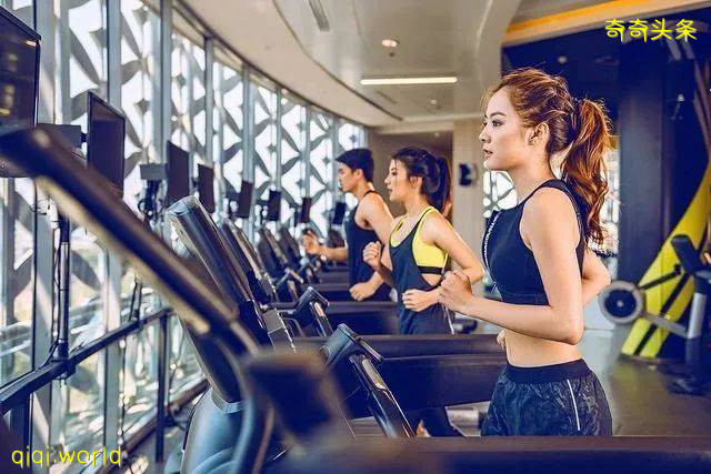 新低7例！8月底後才會放寬入境限制 公共領域全面複工!