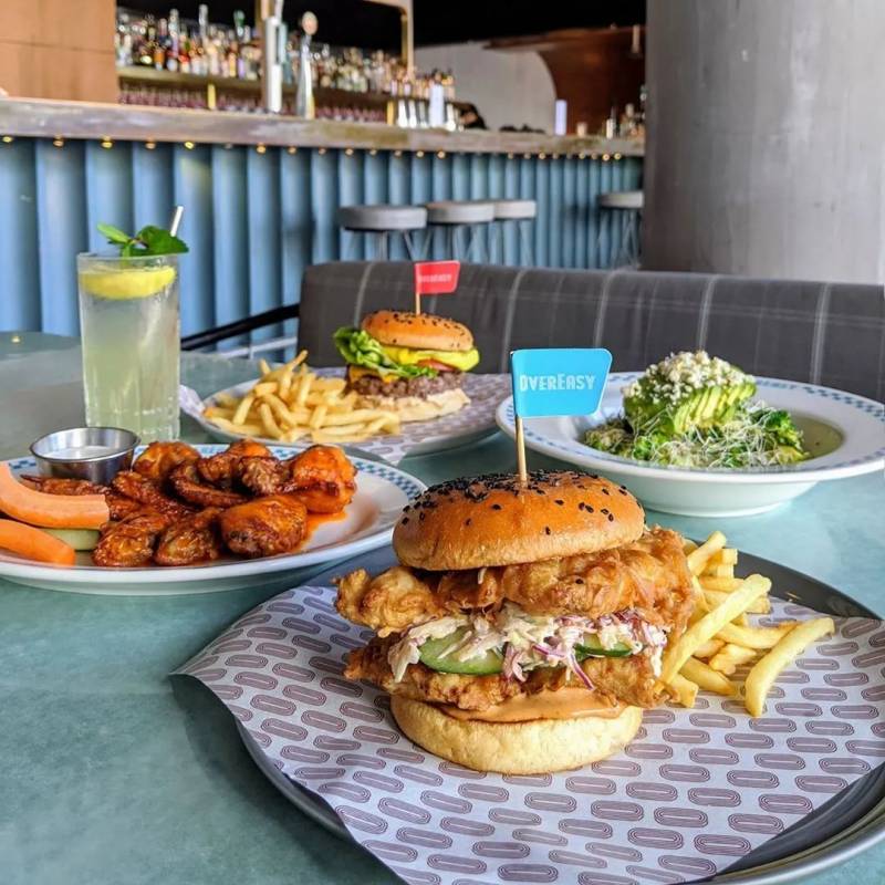 不出国也像度假,坡坡有哪些值得打卡的“海景”餐厅