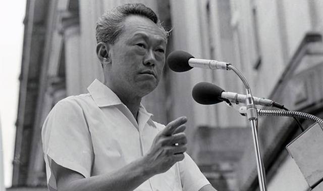 伟人还是罪人？国人应该如何看待新加坡国父李光耀先生