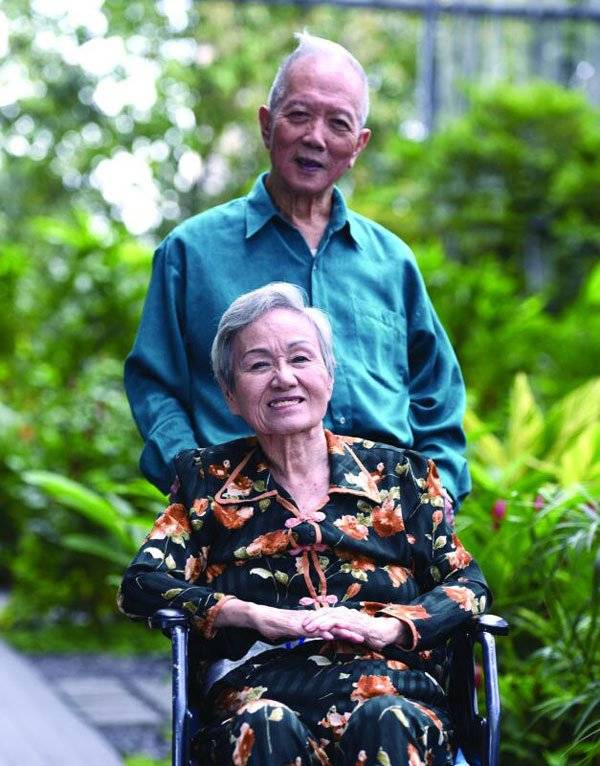 50年夫妻“情變” 失智婦趕夫出門
