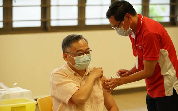 新加坡“嫌弃”中国新冠疫苗，称：有效率太低
