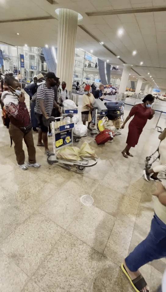 去迪拜旅游回新加坡!我的航班邻座确诊了,卫生部连环夺命Call!48小时我经历了什么