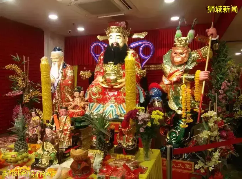 新加坡人过年发电子红包,长辈:年味少了