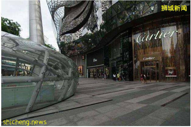 在新加坡50%不願出國、70%不去餐館用餐,但70%以上的等著去逛街!