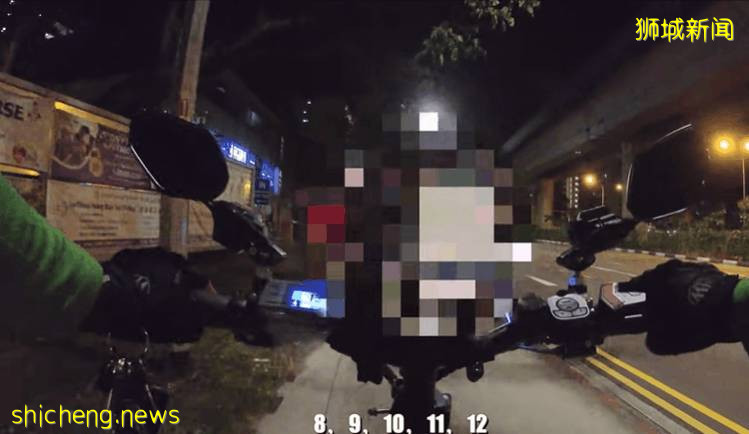 因爲疫情，他從新加坡知名銀行辭職，送起了外賣，日入200新幣