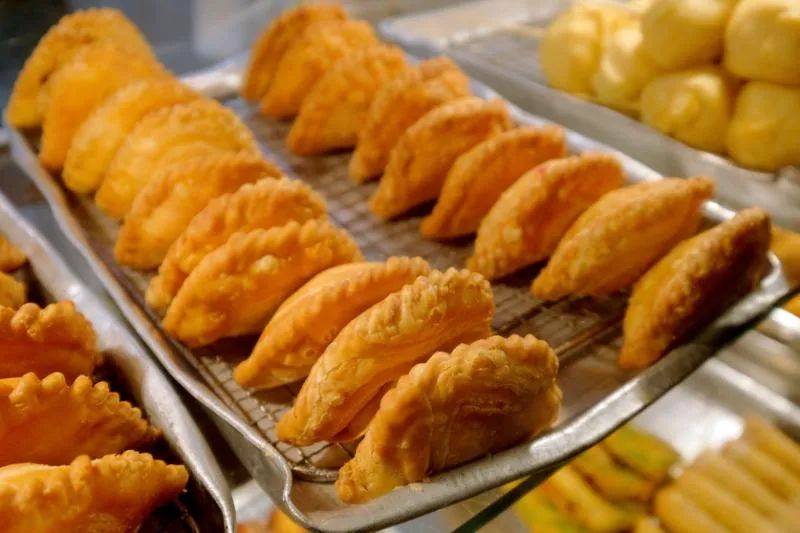 “這裏做的都是熟客，熟到掉下來啦”——逼近搬遷死線的新加坡‘老人區’長啥樣