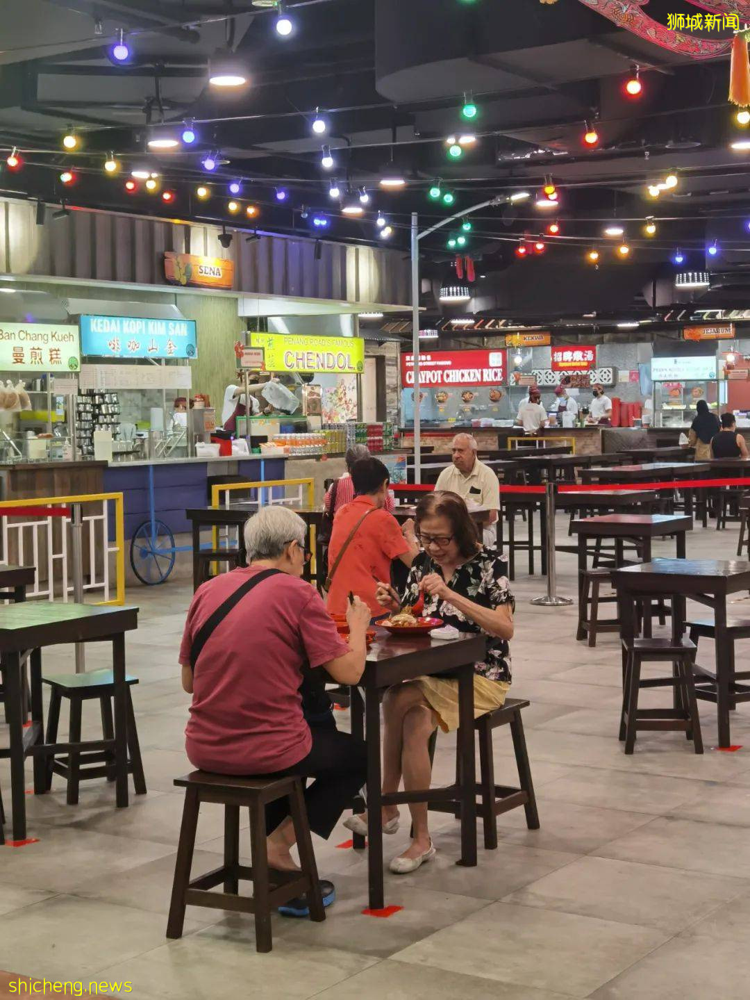 科興在新加坡瘋狂受歡迎,診所外排隊十幾米!供不應求!實拍堂食第一天,人突然多了