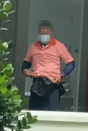 稽查员一秒变装成路人，在组屋楼下吸烟、乱丢烟蒂