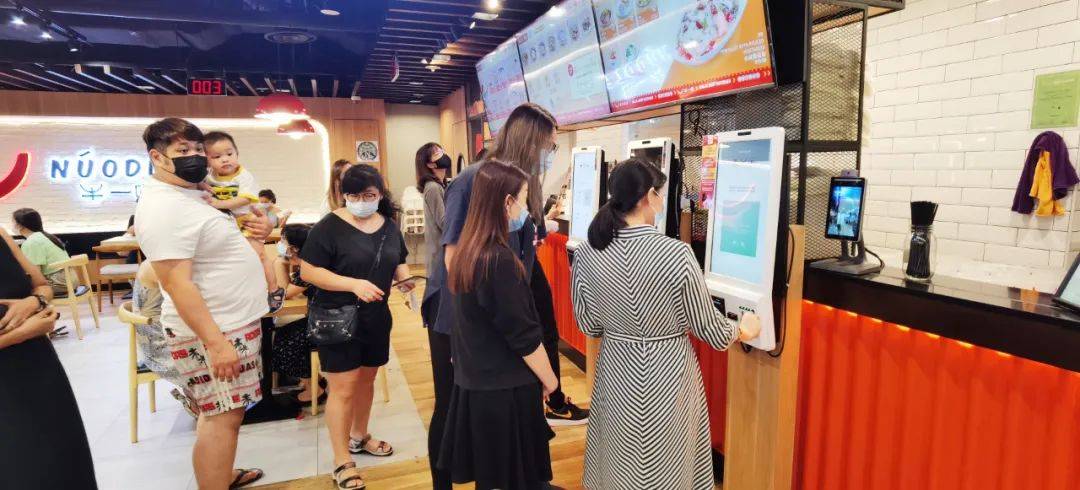 武汉热干面、新疆风味烤串来新加坡了！吃面撸串仅9.9新币，手慢无